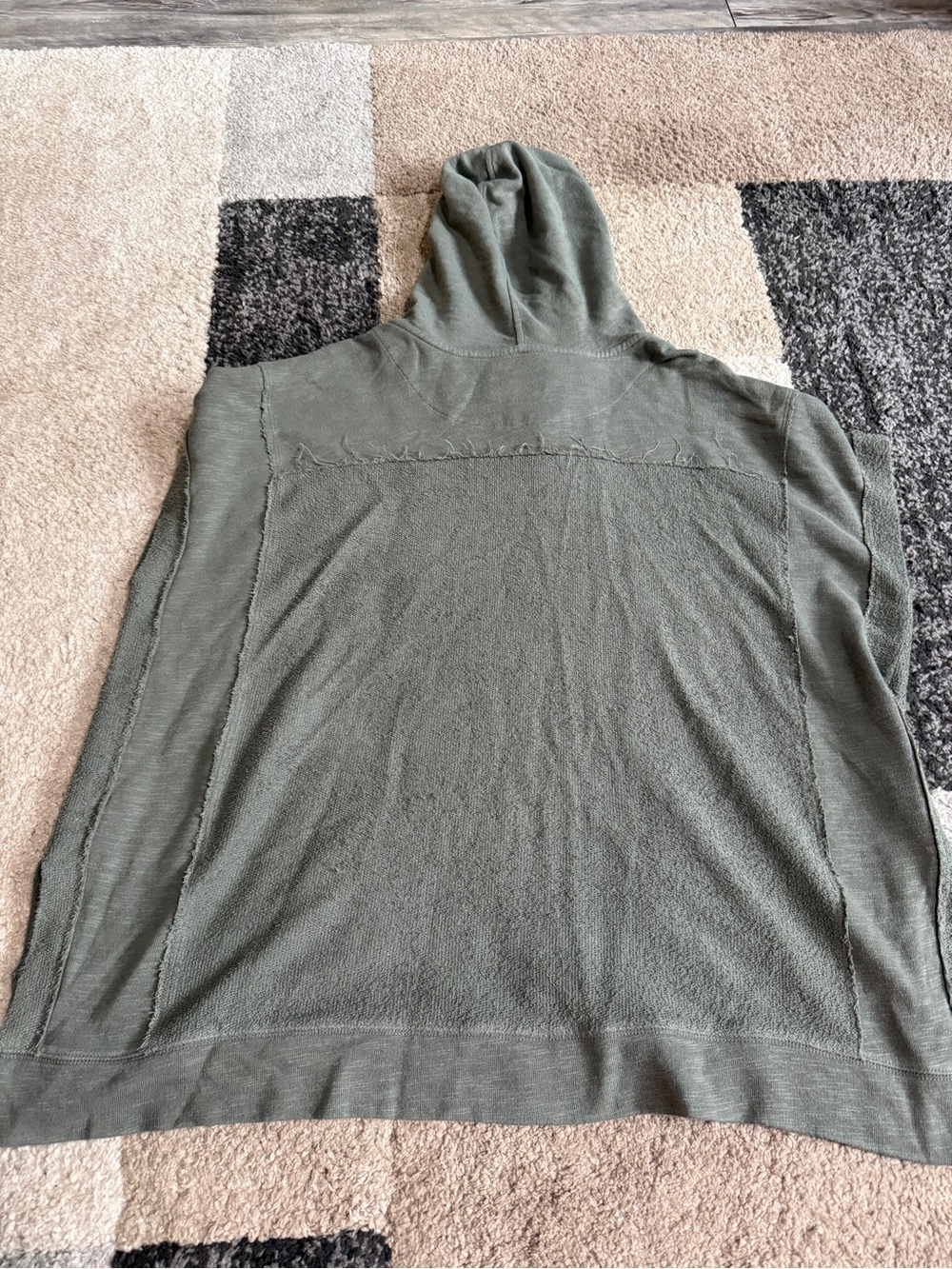 Anthropolgie Weekenders Olive Green Hooded Short Sleeve Pullover- Small - Picture 2 of 5